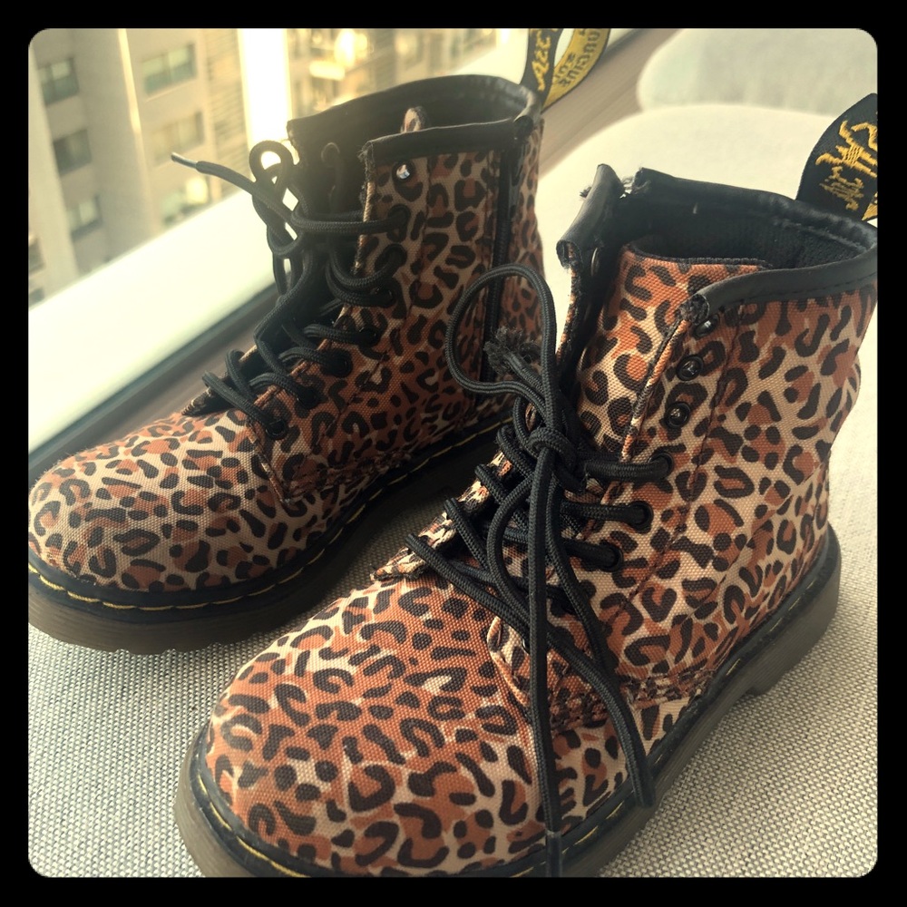 Dr Martens kids 8 hole